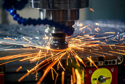 火花機是如何實現(xiàn)不接觸加工的？